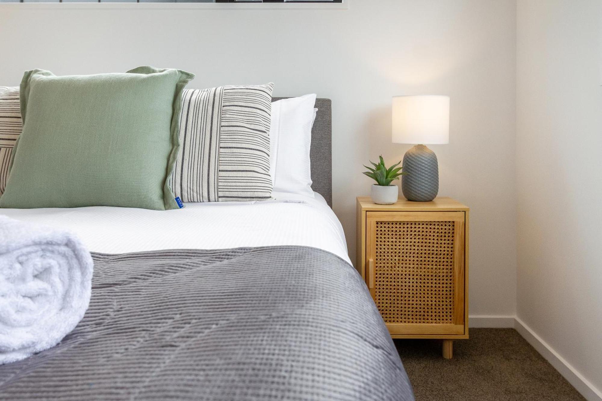 2Br Townhouse: Cosy, Close To City, Car Park Christchurch Kültér fotó